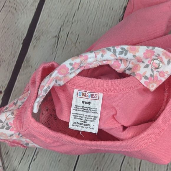 Swiggles 18 months 2 piece outfit. T-shirt with shorts/tutu - Picture 7 of 11